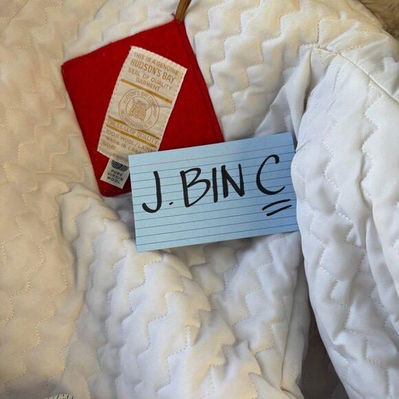 RARE Vintage Hudson’s Bay Red Wool with Floral Embroidered Hooded Coat - Picture 14 of 14